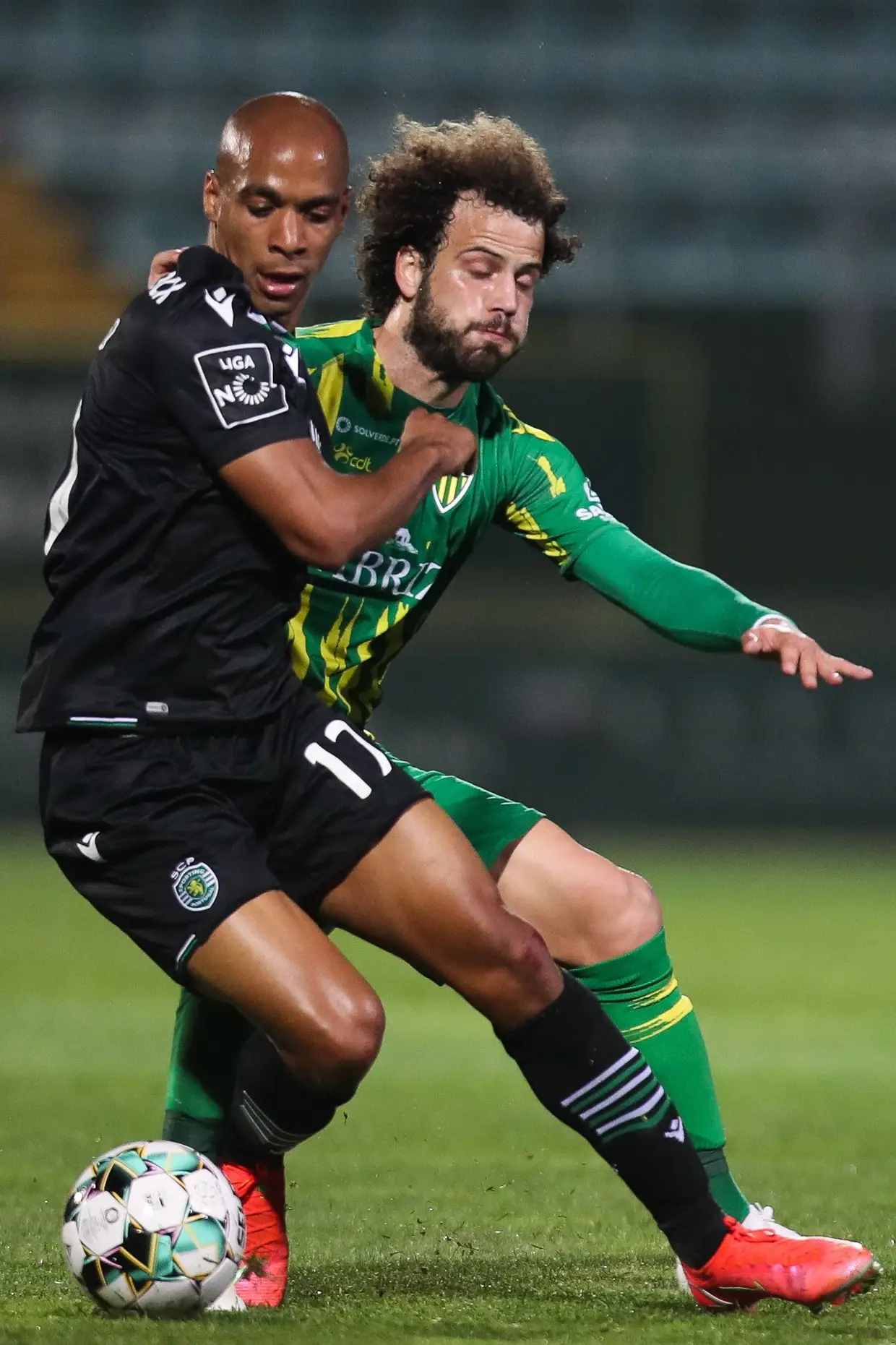 SIC Notícias | Sporting vence Tondela com golo de Tiago Tomás