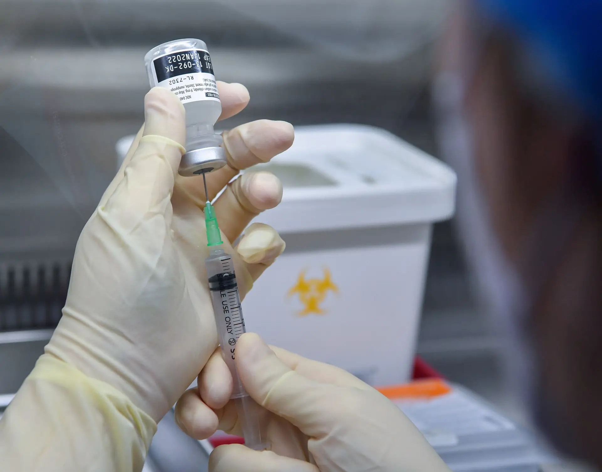 EMA autoriza armazenamento das vacinas contra a covid-19 da Pfizer em congeladores médicos normais