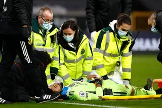 Rui Patrício fica lesionado após choque violento