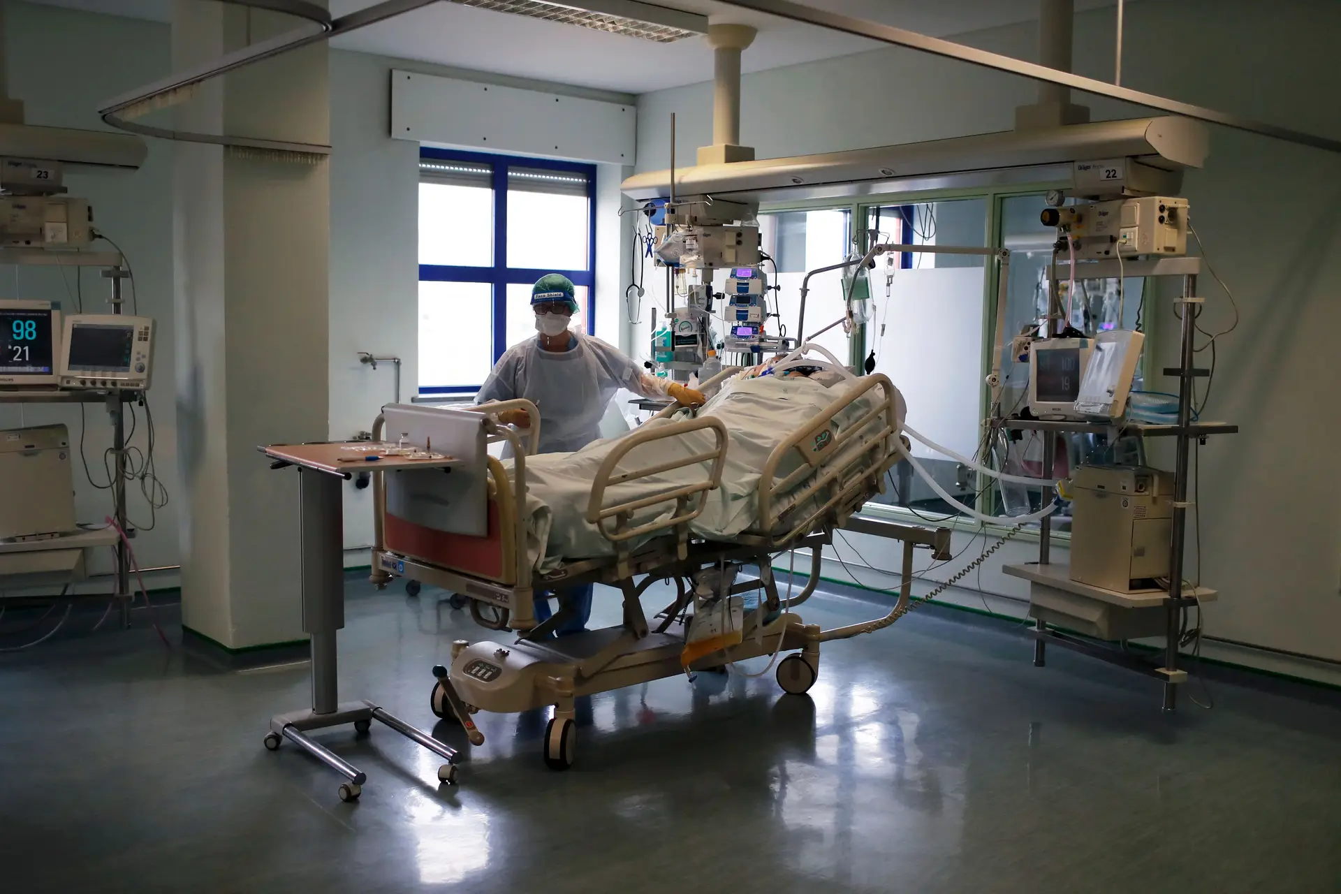 Portugal com mais 13 mortes e 384 novos casos de covid-19 em 24 horas