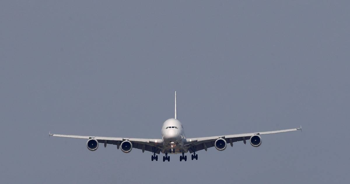 Maior avião de passageiros do mundo regressa a Beja: veja as imagens