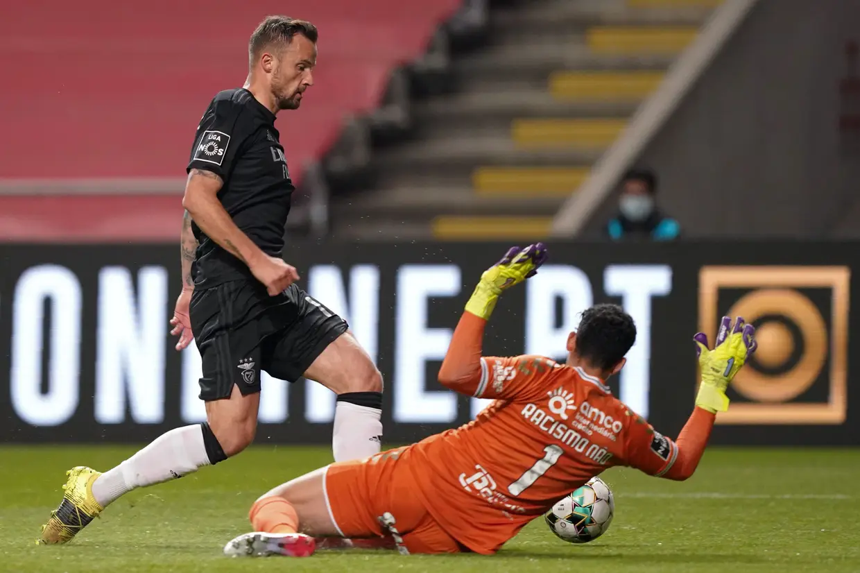 SIC Notícias | Benfica vence Sporting de Braga e aumenta ...