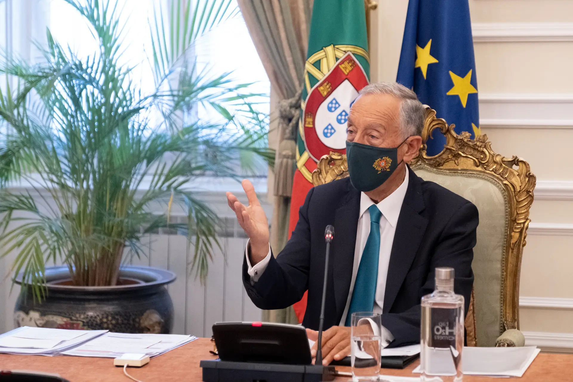 Marcelo promulga regime transitório de atestados para doentes oncológicos