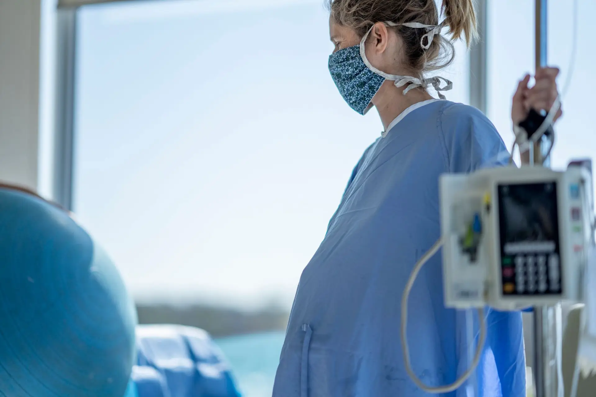 Covid-19. Mulheres grávidas em Inglaterra encorajadas a serem vacinadas