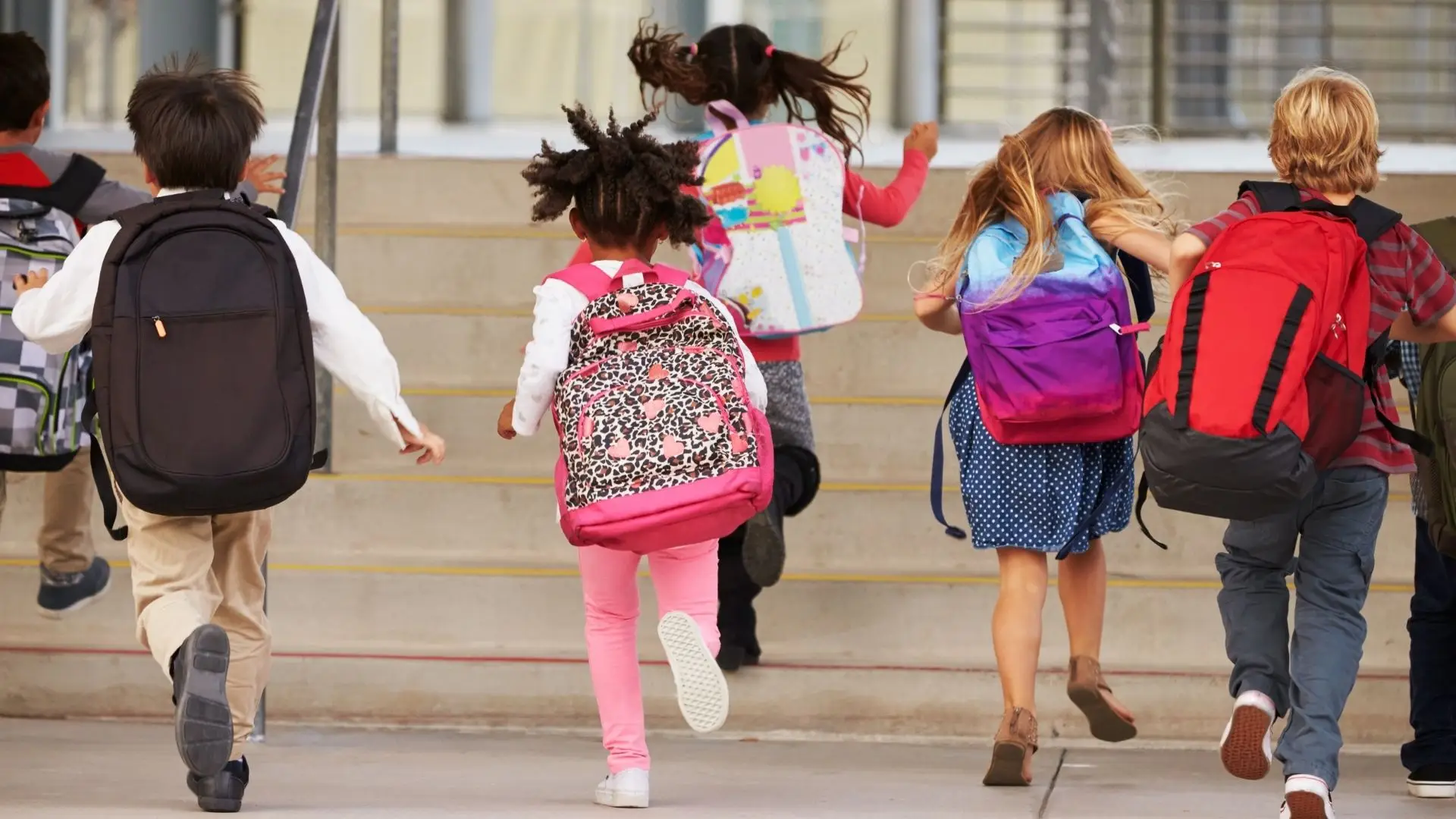 Covid-19: vacinação de crianças menores de 12 anos continua a dividir opiniões