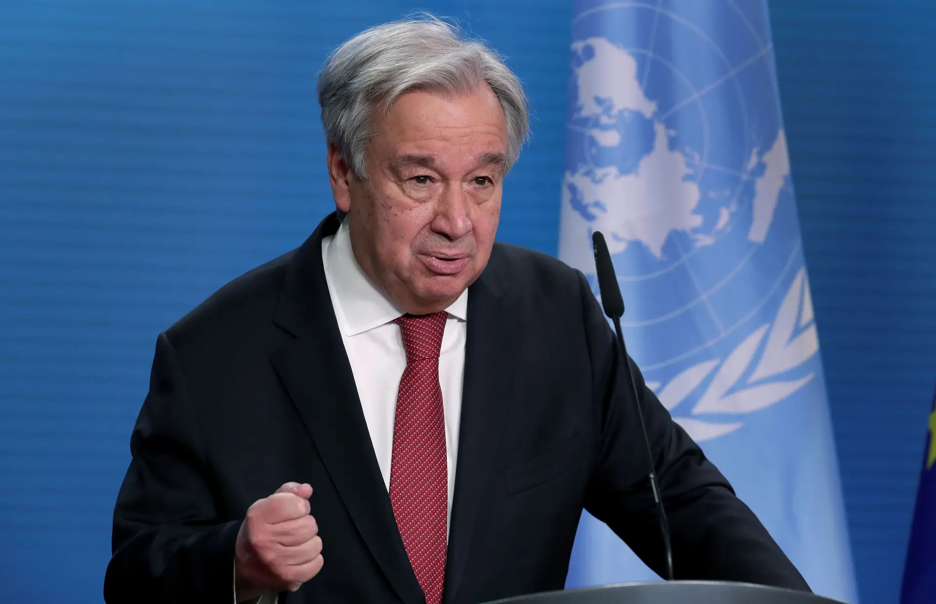 ONU pede ao mundo para ir além da solidariedade e entrar na "economia de guerra" para travar o vírus