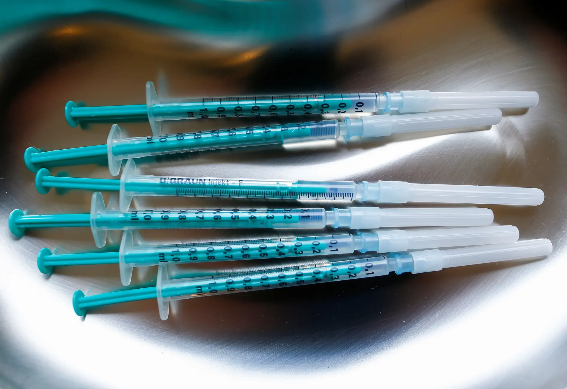 Covid-19. Aranda da Silva indica licenças de fabrico como alternativa a levantar patentes de vacinas