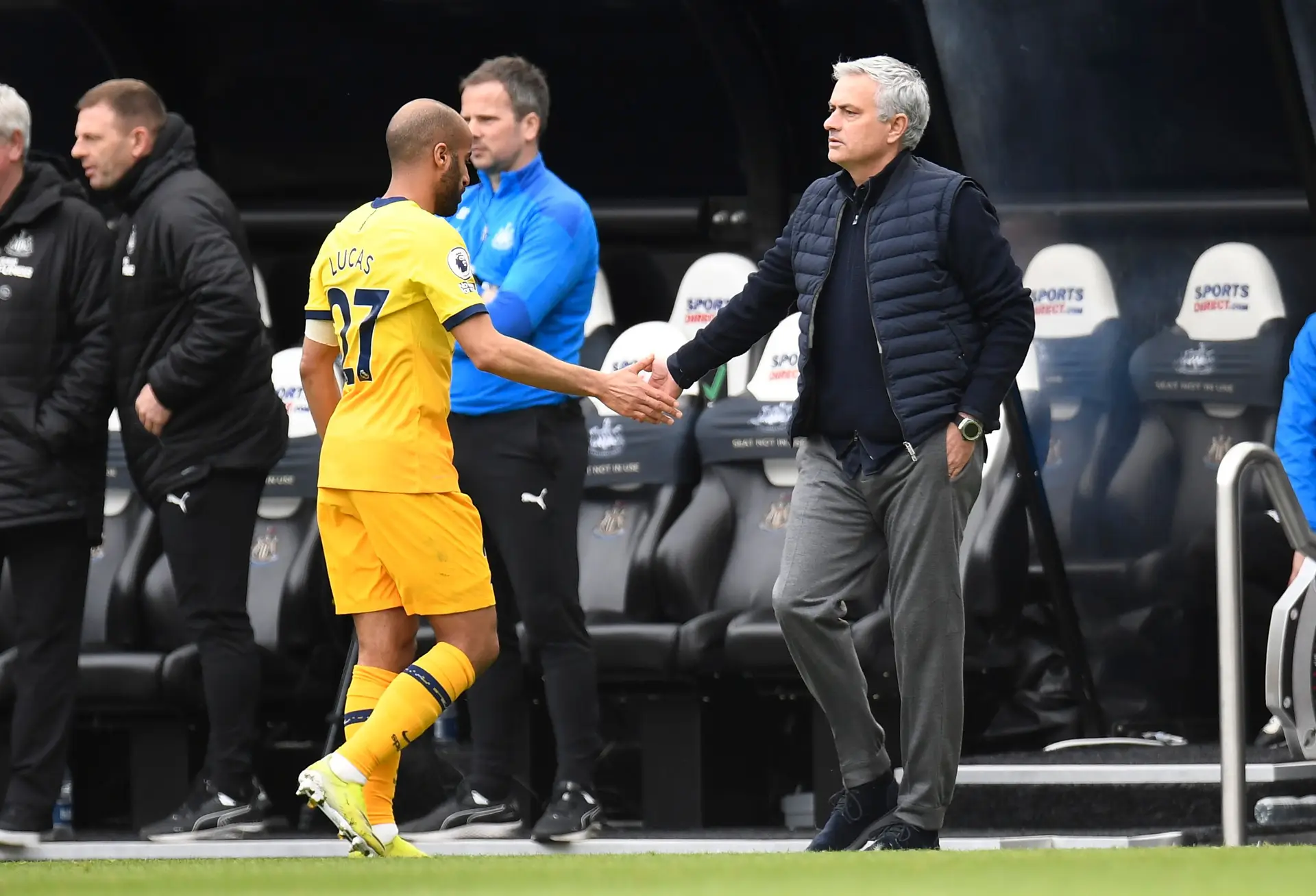 Tottenham de Mourinho cede empate em Newcastle