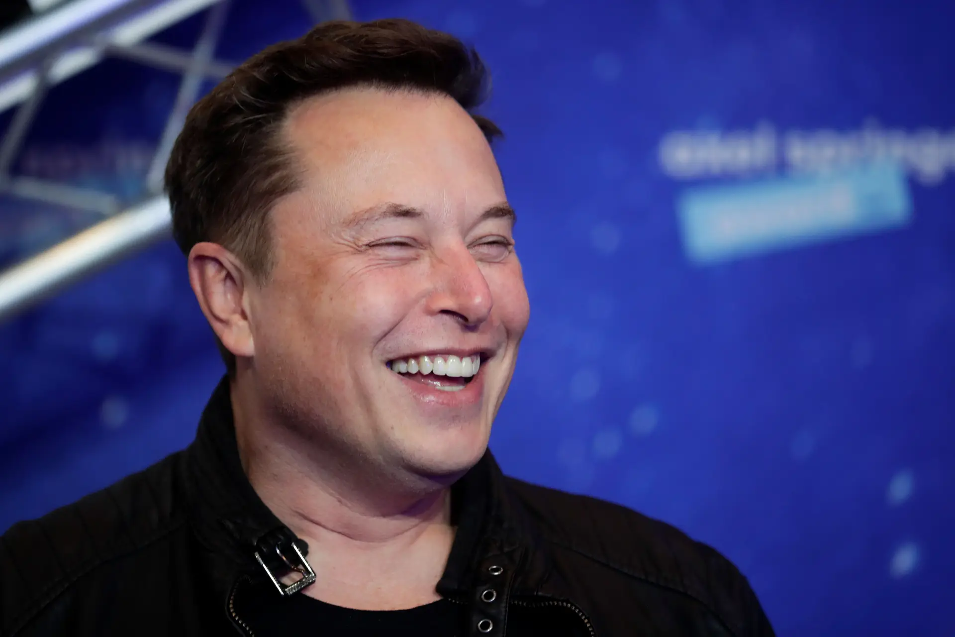 SpaceX, de Elon Musk, cria SXPT para oferecer Internet via satélite em Portugal