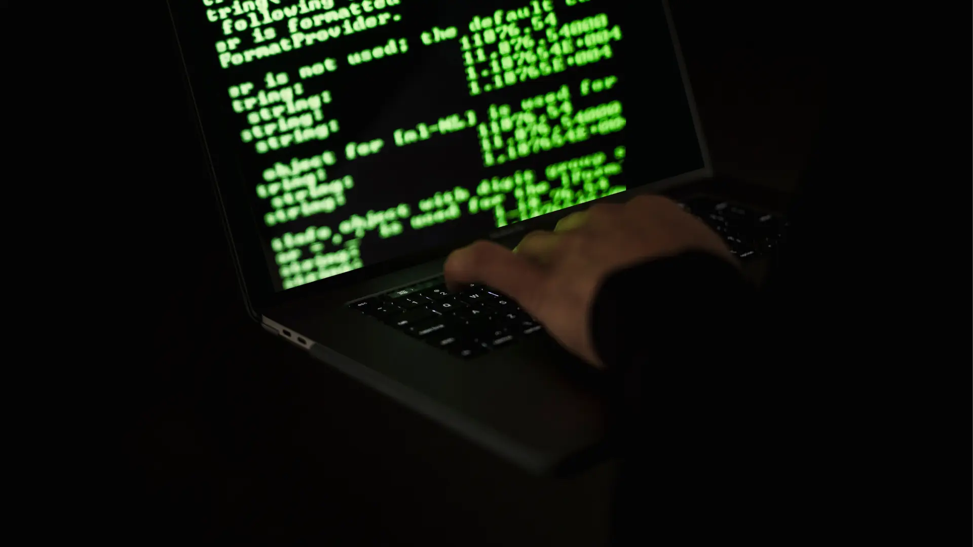 UE denuncia ciberespionagem conduzida pela Rússia e ameaça impor sanções
