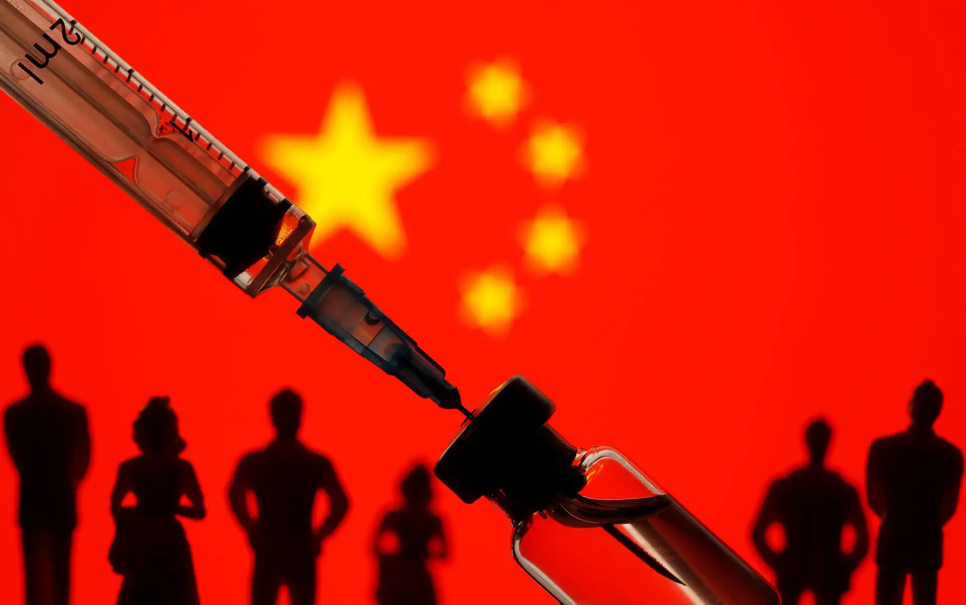 Covid-19. Fabricantes chineses admitem misturar vacinas para melhorar eficácia