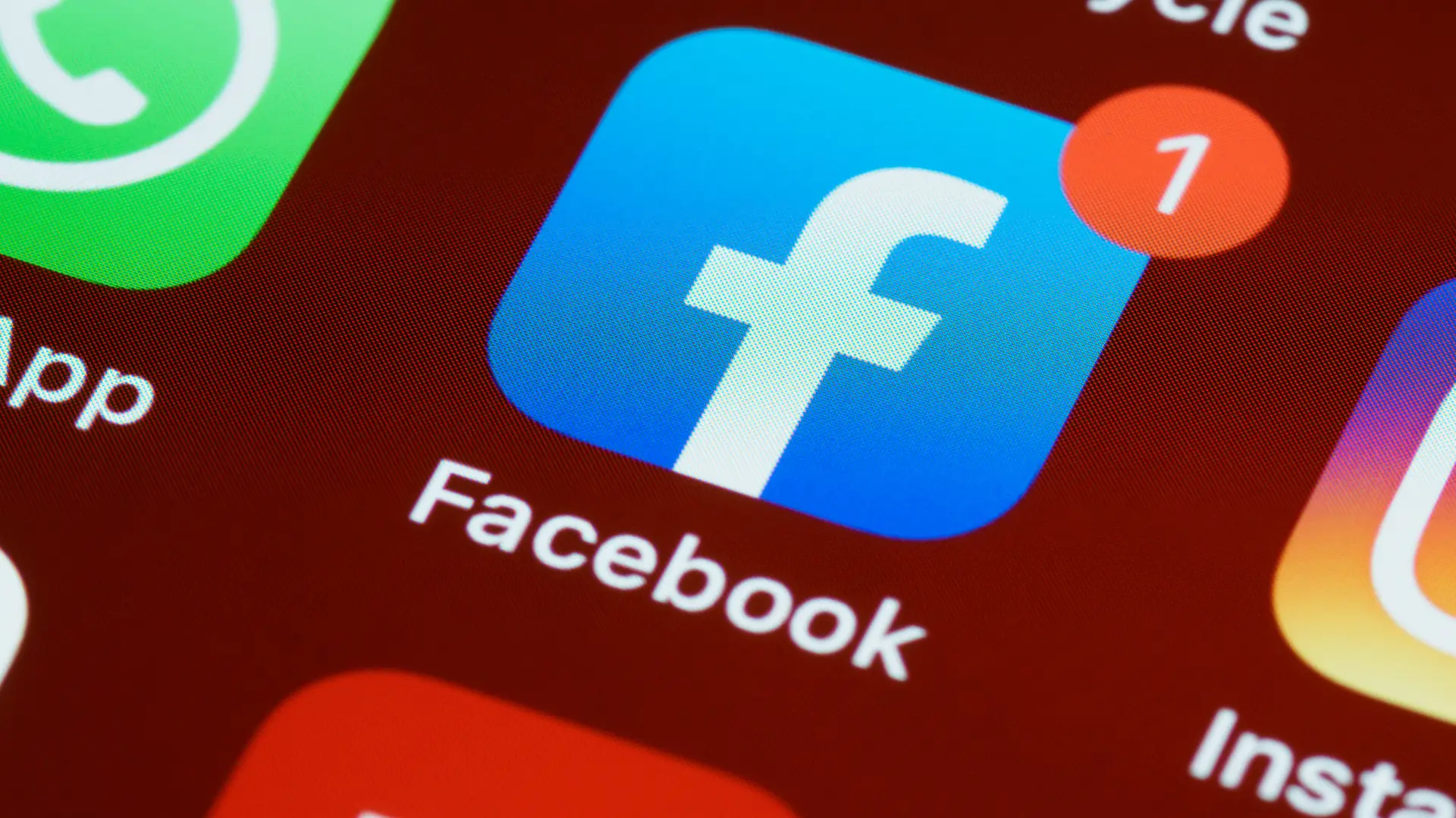 Justiça russa multa Facebook e Google por manterem conteúdos proibidos