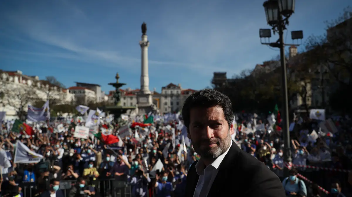 O líder do Chega, André Ventura, participa na manifestação contra a ilegalização do partido, em Lisboa