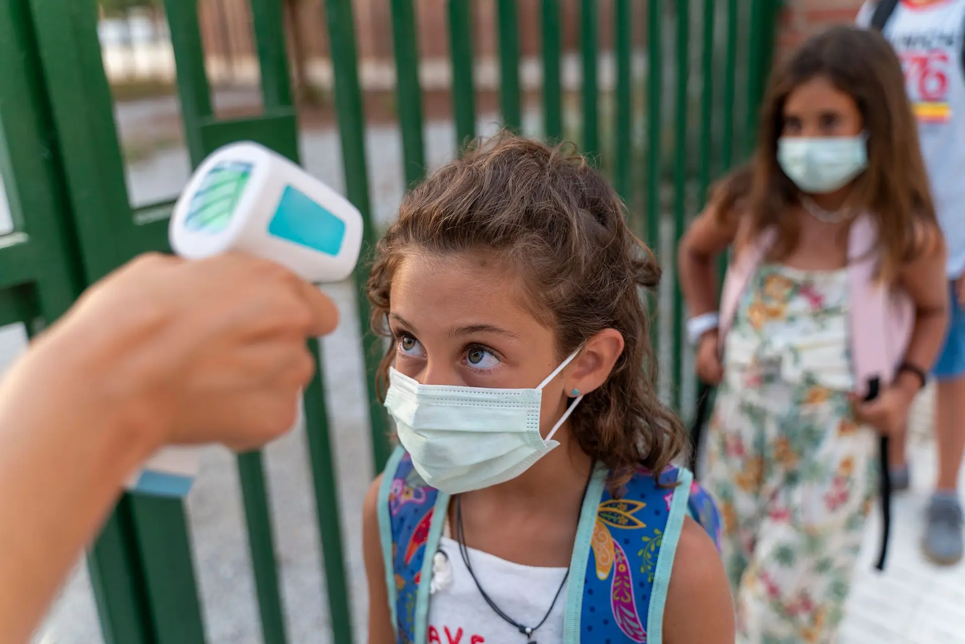 Uso da máscara obrigatório a partir do 2.º ciclo e recomendado no 1.º ciclo