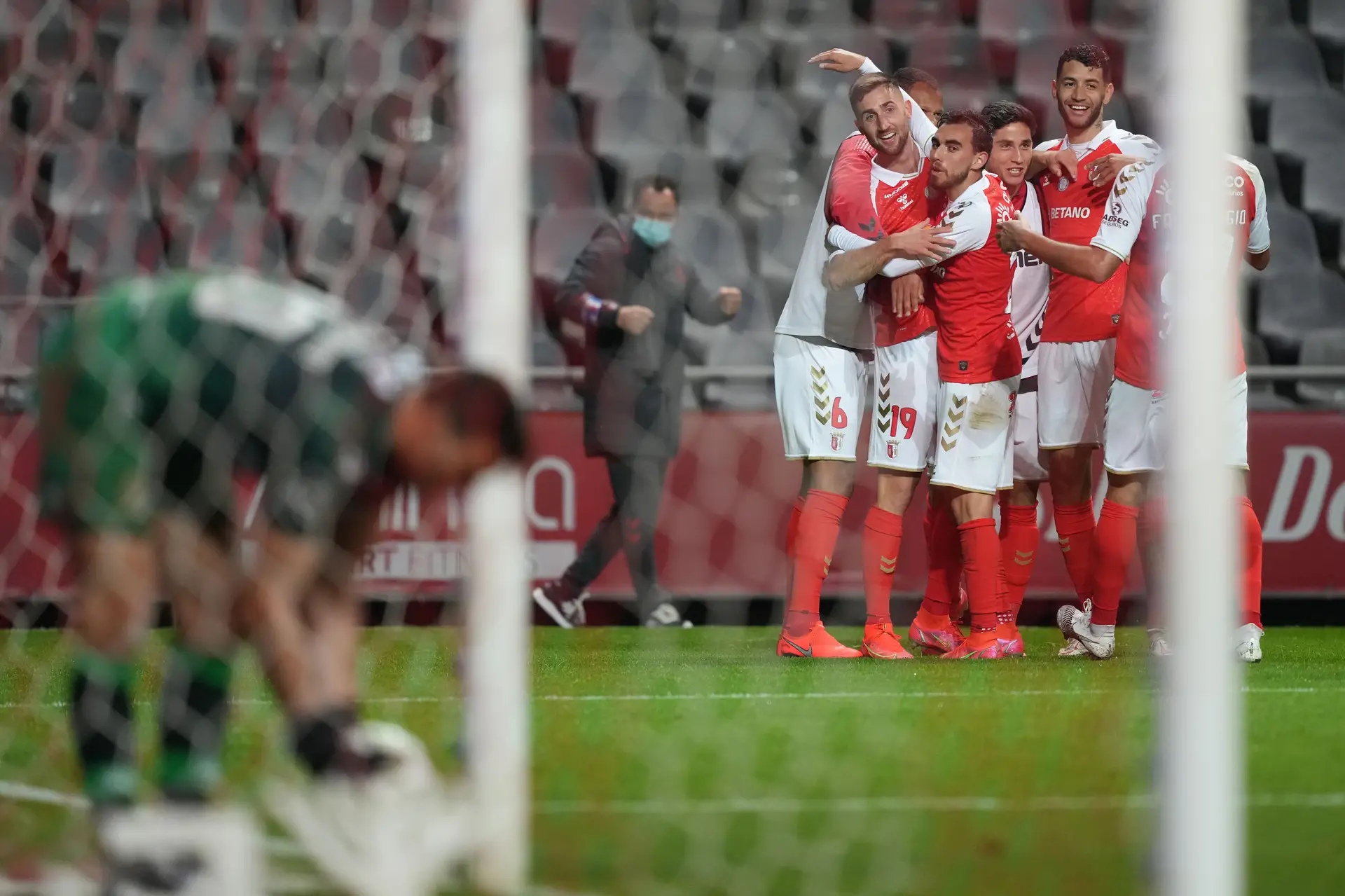 Sporting de Braga vence Boavista e sobe provisoriamente ao terceiro lugar