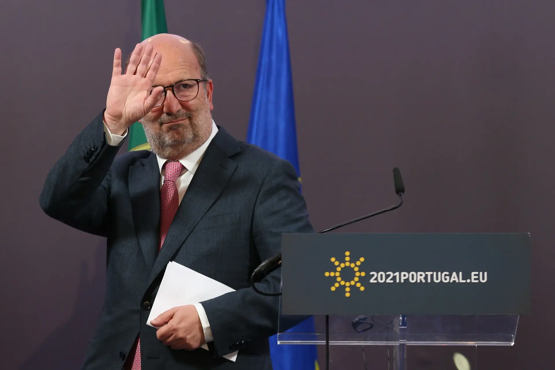 Ministro do Ambiente, João Pedro Matos Fernandes, numa reunião informal, por videoconferência, dos ministros dos Estados-membros da União Europeia responsáveis ​​pelo Ambiente, em Lisboa, Portugal.