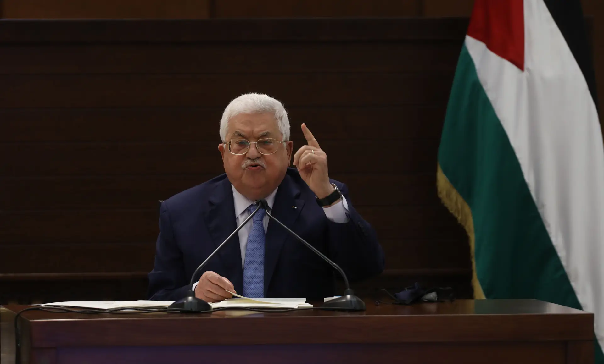 Mahmud Abbas adia primeiras eleições palestinianas em 15 anos