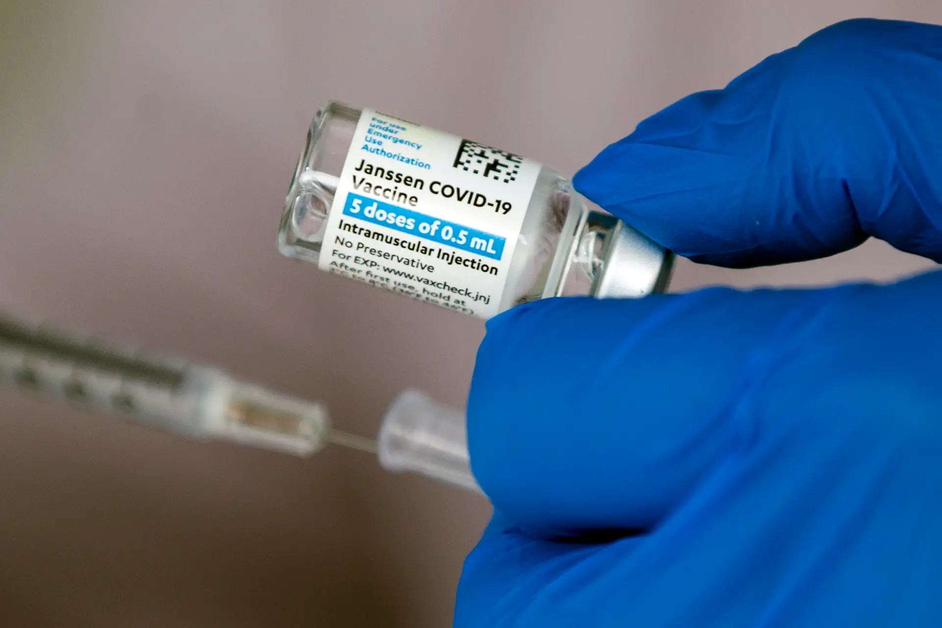 Covid-19. África do Sul retira dois milhões de vacinas Johnson & Johnson