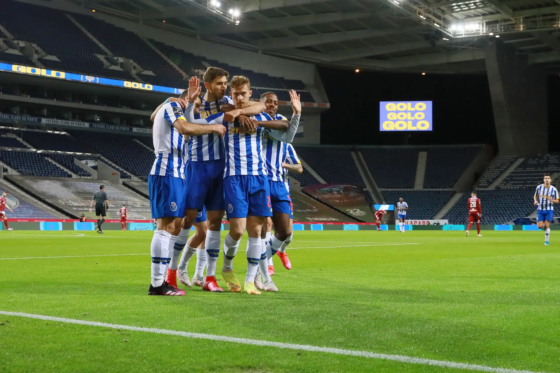 FC Porto vence Famalicão e consolida 2.º lugar