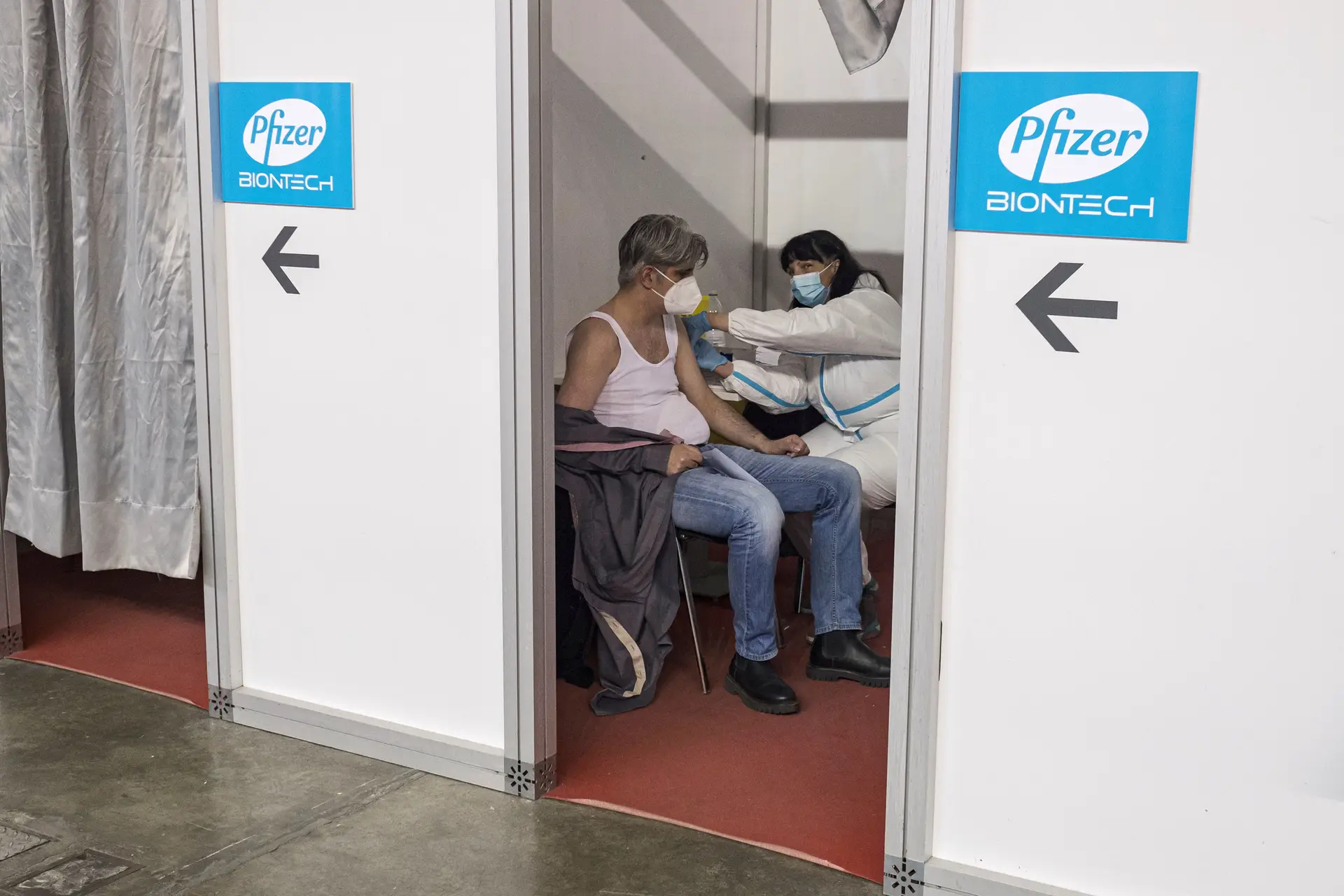 Covid-19. Pfizer e BioNTech contra levantamento de patentes de vacinas