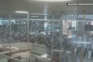 Greve do SEF. Passageiros retidos durante várias horas no aeroporto de Lisboa