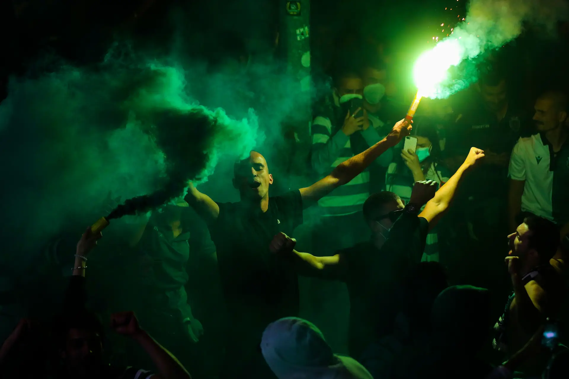 11 de maio: adeptos do Sporting celebram a conquista do campeonato, Lisboa.