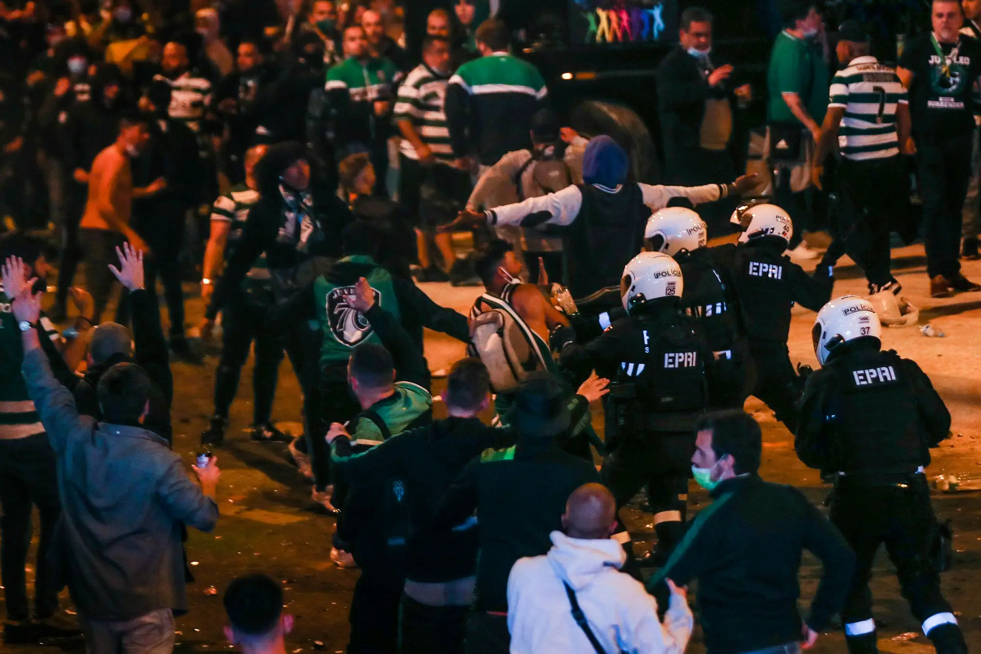 Sporting campeão. Juventude Leonina demarca-se de incidentes com a polícia