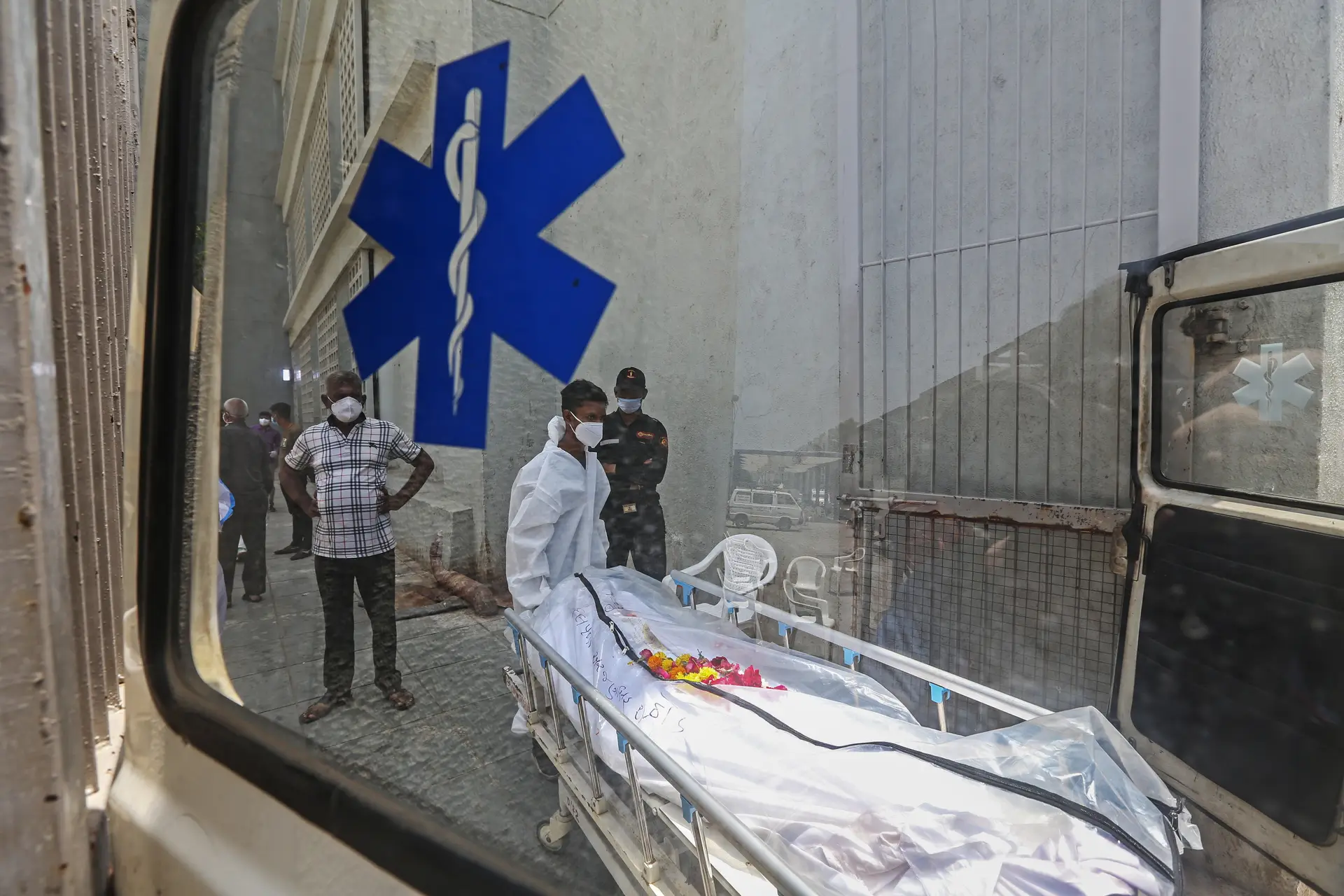 Covid-19. Índia regista terceiro dia consecutivo com pelo menos quatro mil mortos