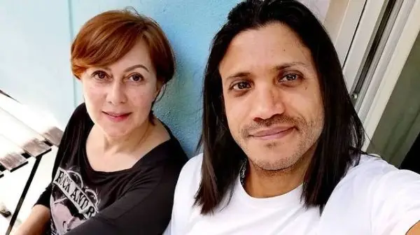 Marido de Maria João Abreu agradece homenagem à atriz no dia do funeral - SIC Notícias