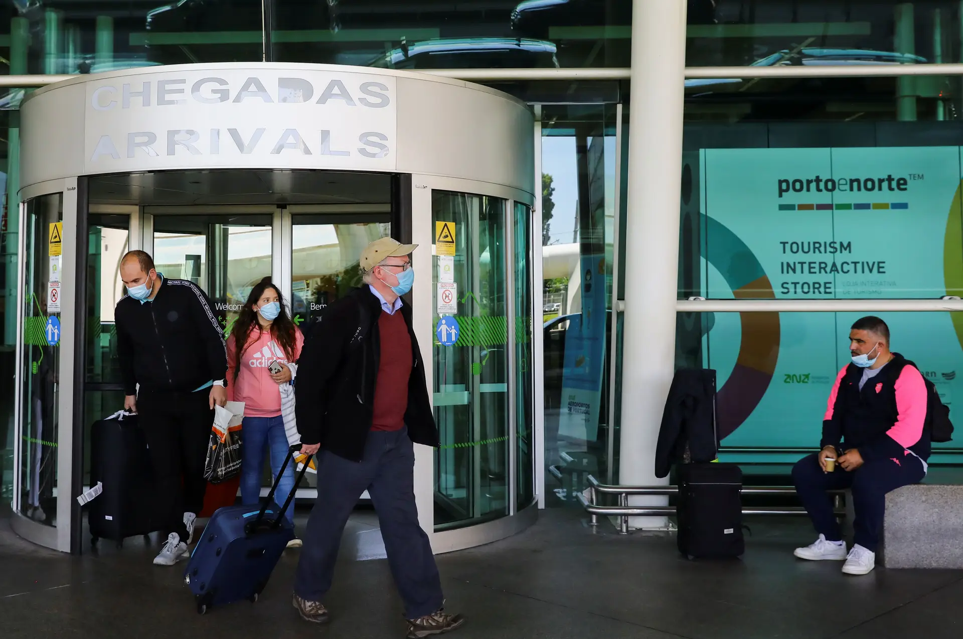 Portugal assume "risco controlado" ao receber turistas britânicos
