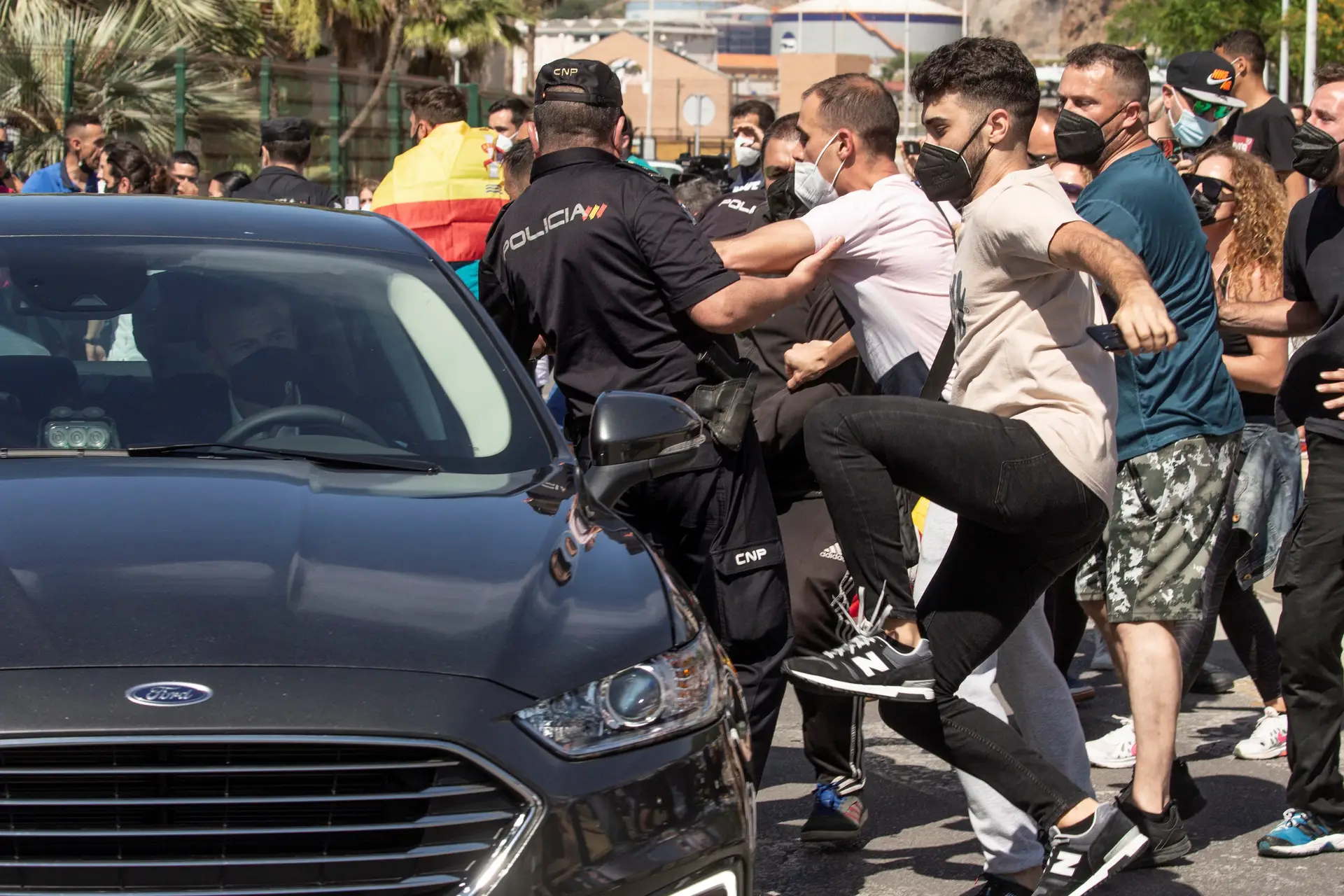 Crise migratória. Primeiro-ministro espanhol vaiado à chegada a Ceuta e Melilha