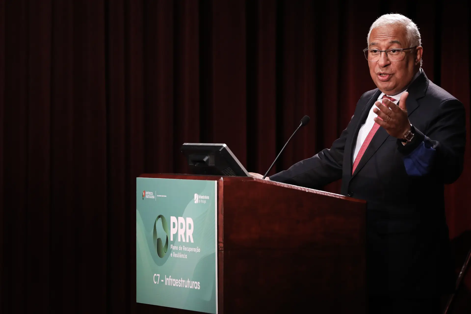 António Costa pede exigência na monitorização da execução do PRR