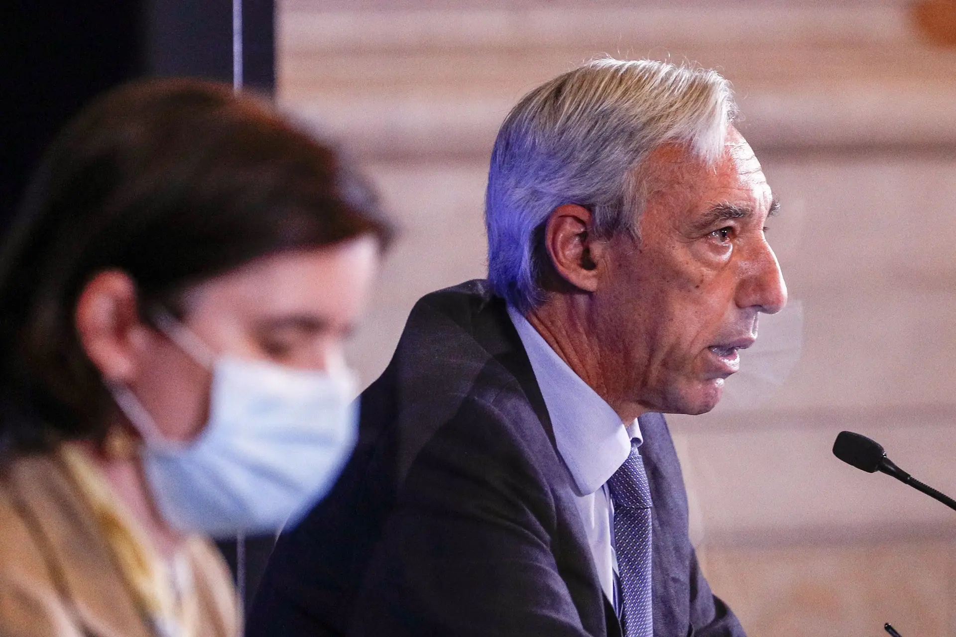 Ministro da Defesa confirma investigação a "fuga de informação" sobre relatório "confidencial"