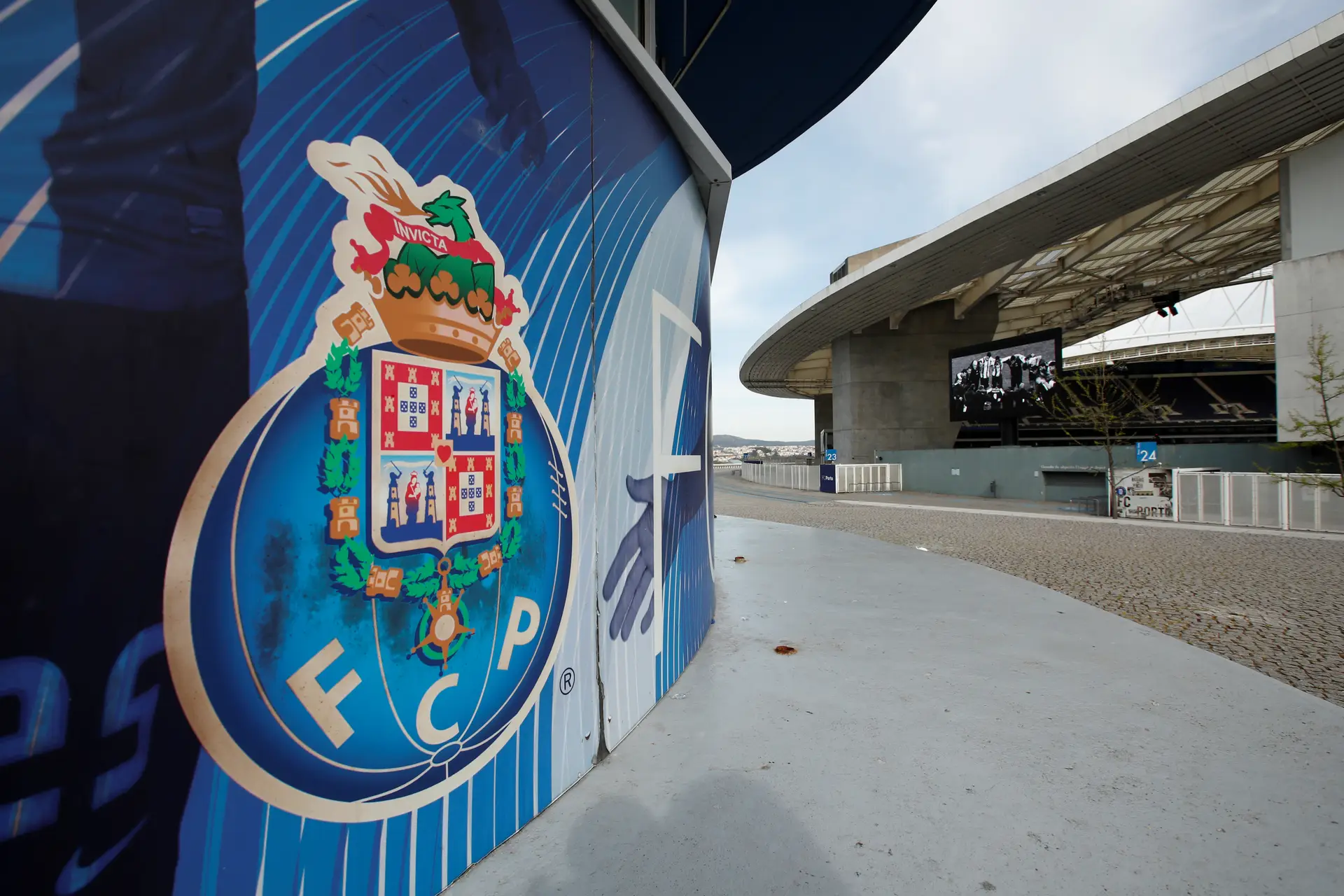FC Porto reage às buscas na SAD