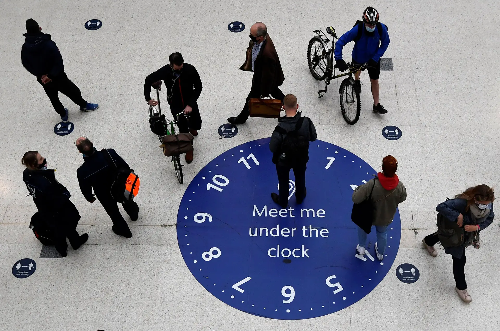Covid-19. Autoridades britânicas admitem levantar restrições em junho