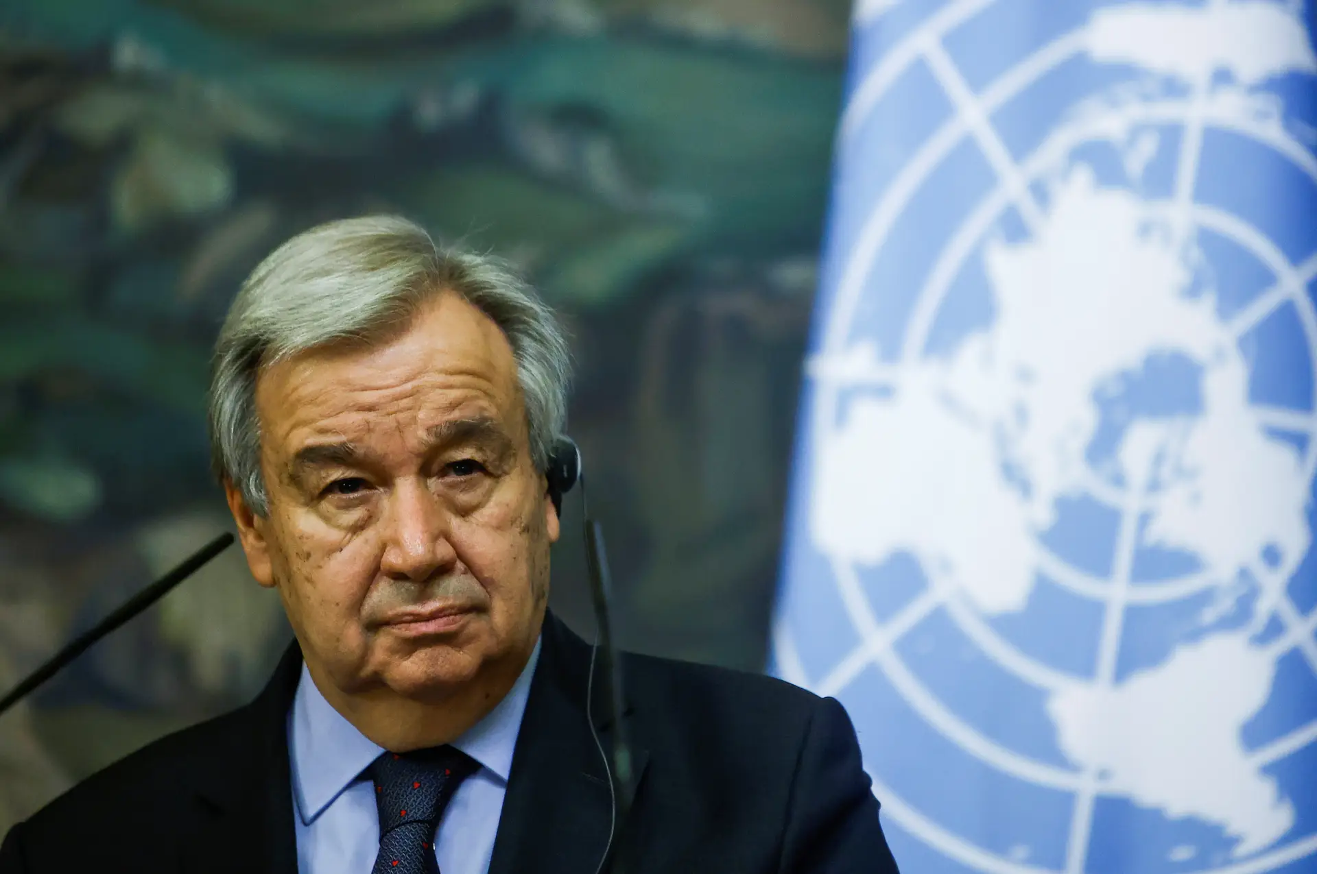 Desvio de avião. Guterres apoia investigação "transparente e independente"