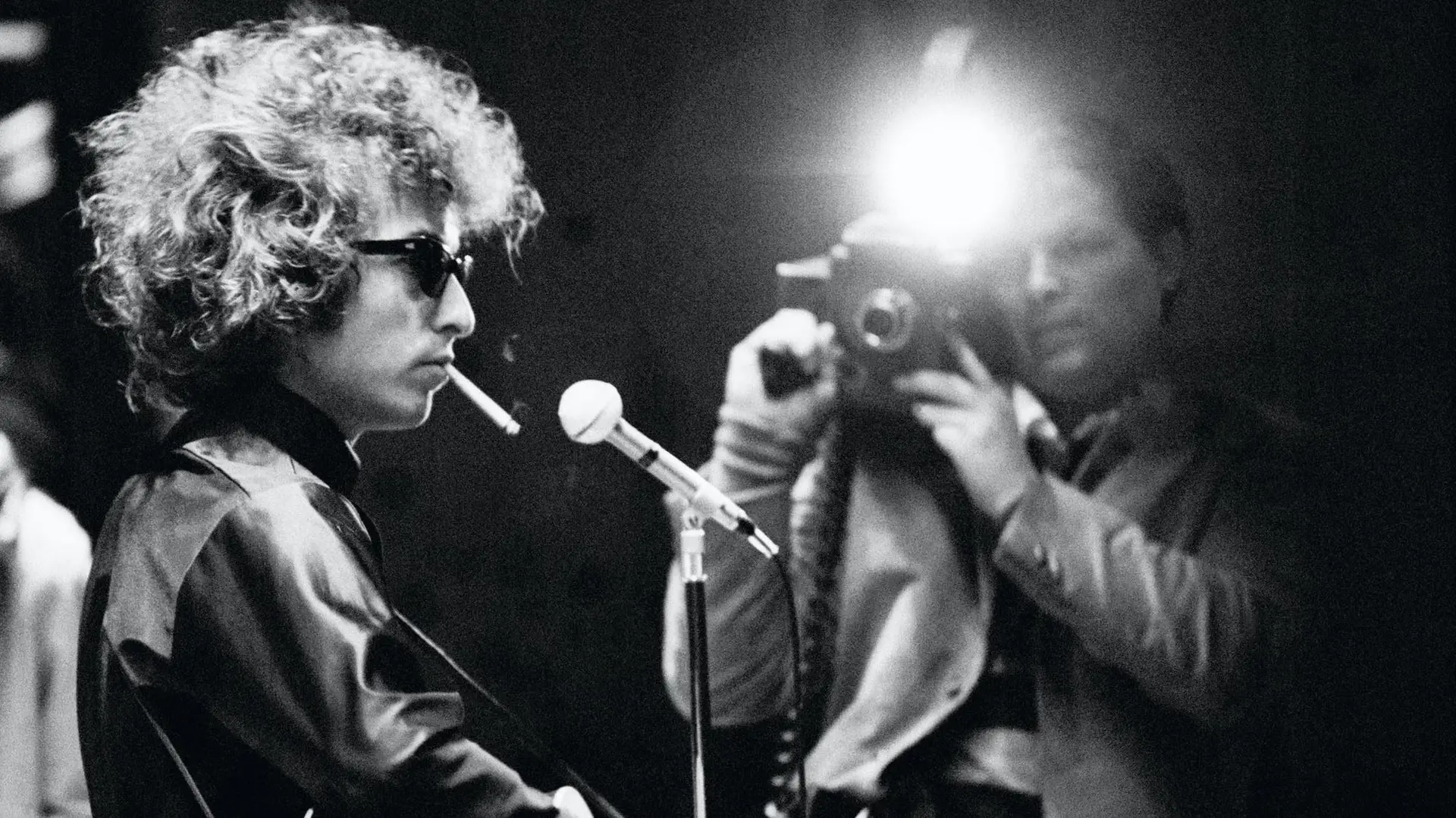 1965, rodagem de "Dont Look Back": D. A. Pennebaker filma Bob Dylan