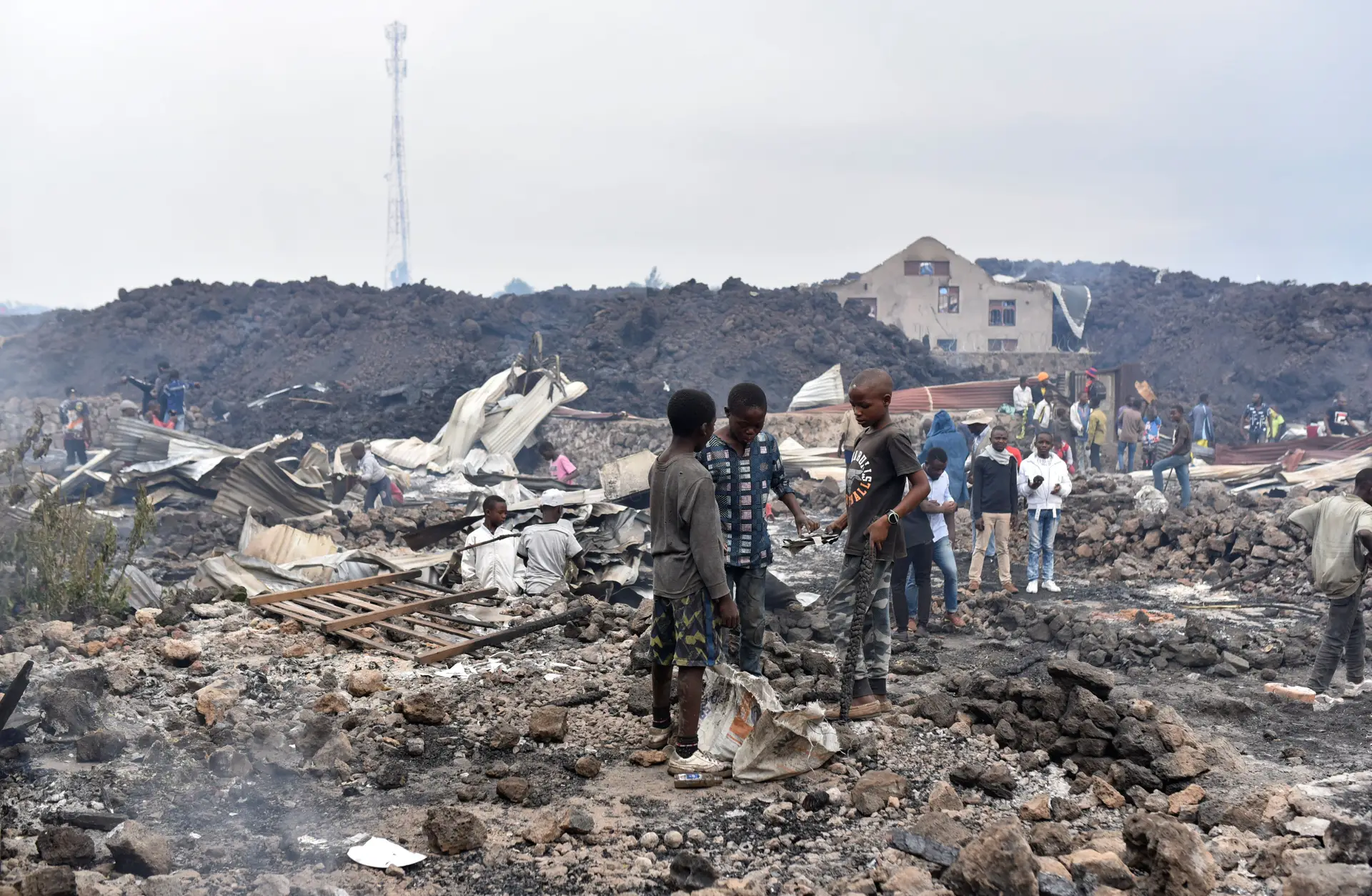 Entre 900 e 2.500 casas destruídas na RDCongo pela lava do vulcão Nyiragongo