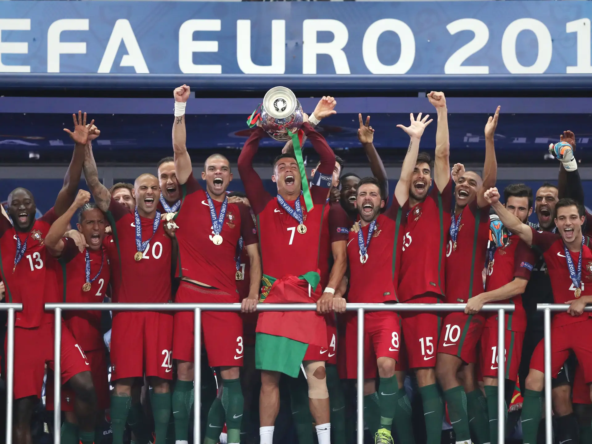 Portugal recebe Inglaterra, para preparar o Campeonato da Europa