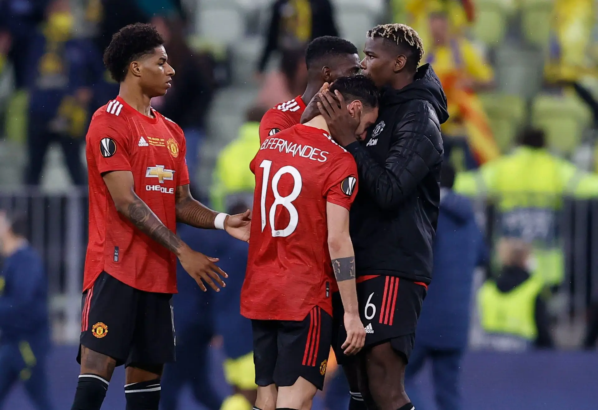 Bruno Fernandes em lágrimas após derrota do Manchester United