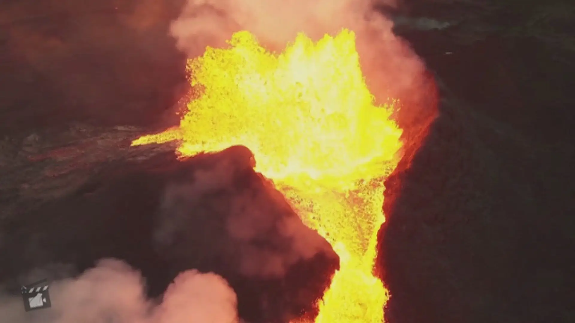 Vulcão entra em erupção na Islândia