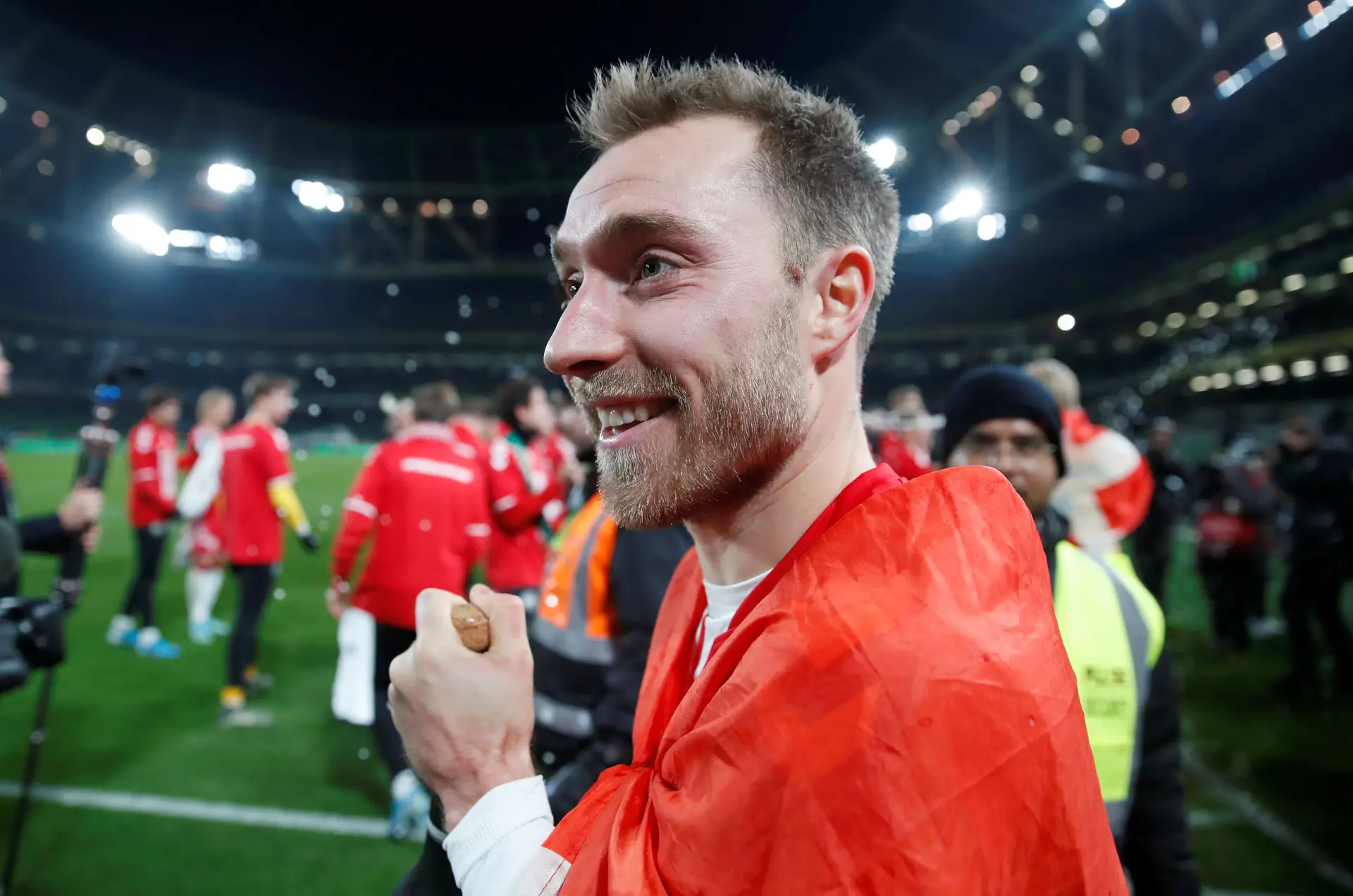 Christian Eriksen vai ter um desfibrilhador cardíaco implantado
