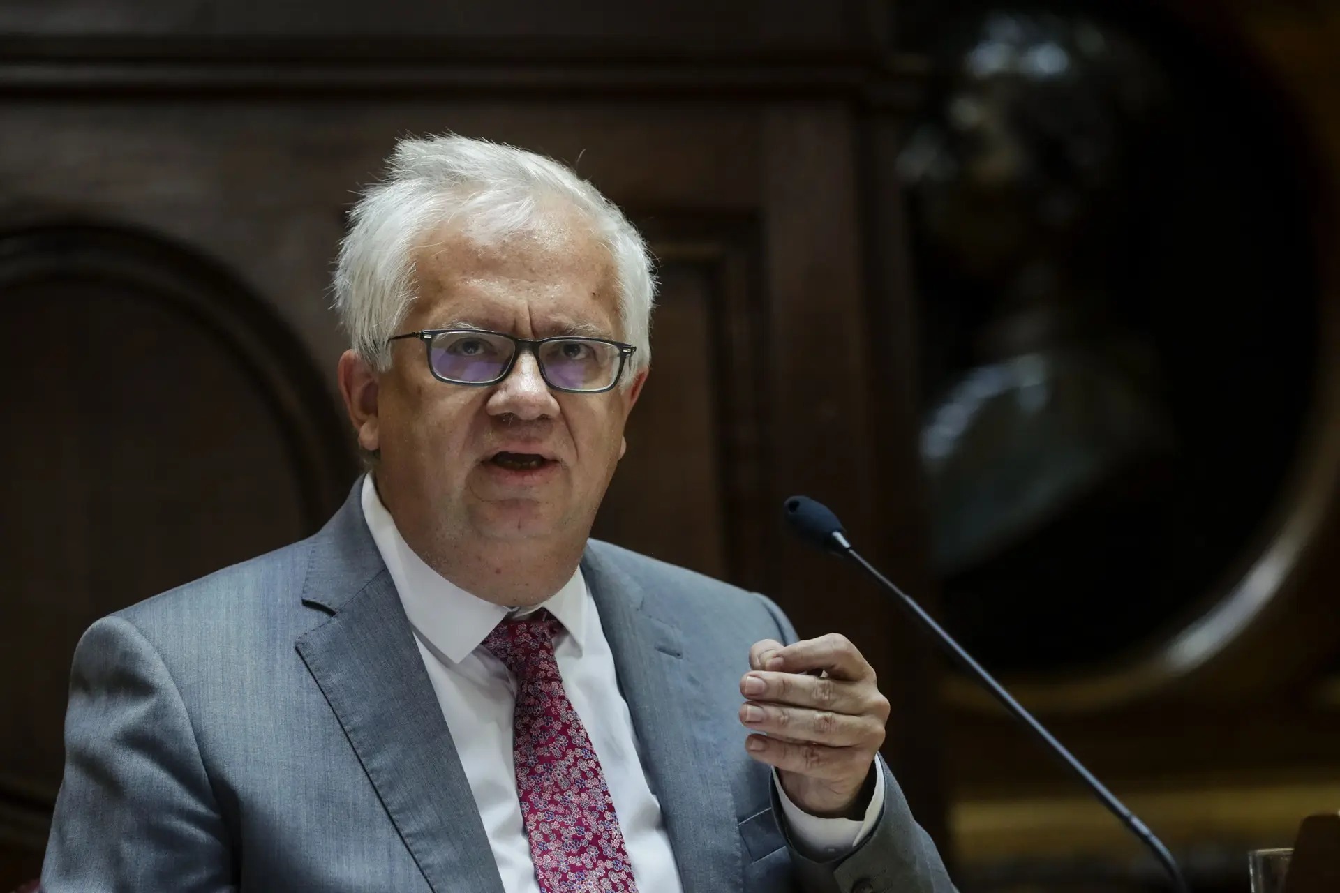 Eduardo Cabrita diz que não se justifica "uma polícia para estrangeiros" em Portugal