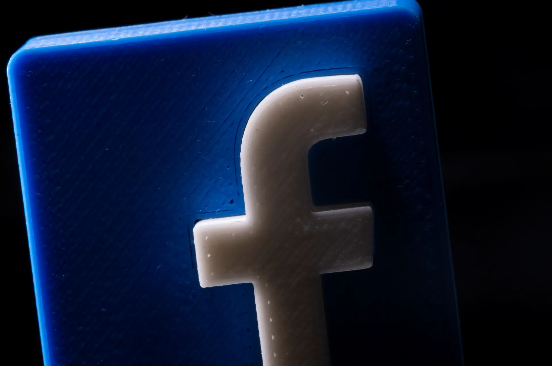Facebook multado no Brasil por violação de dados dos utilizadores