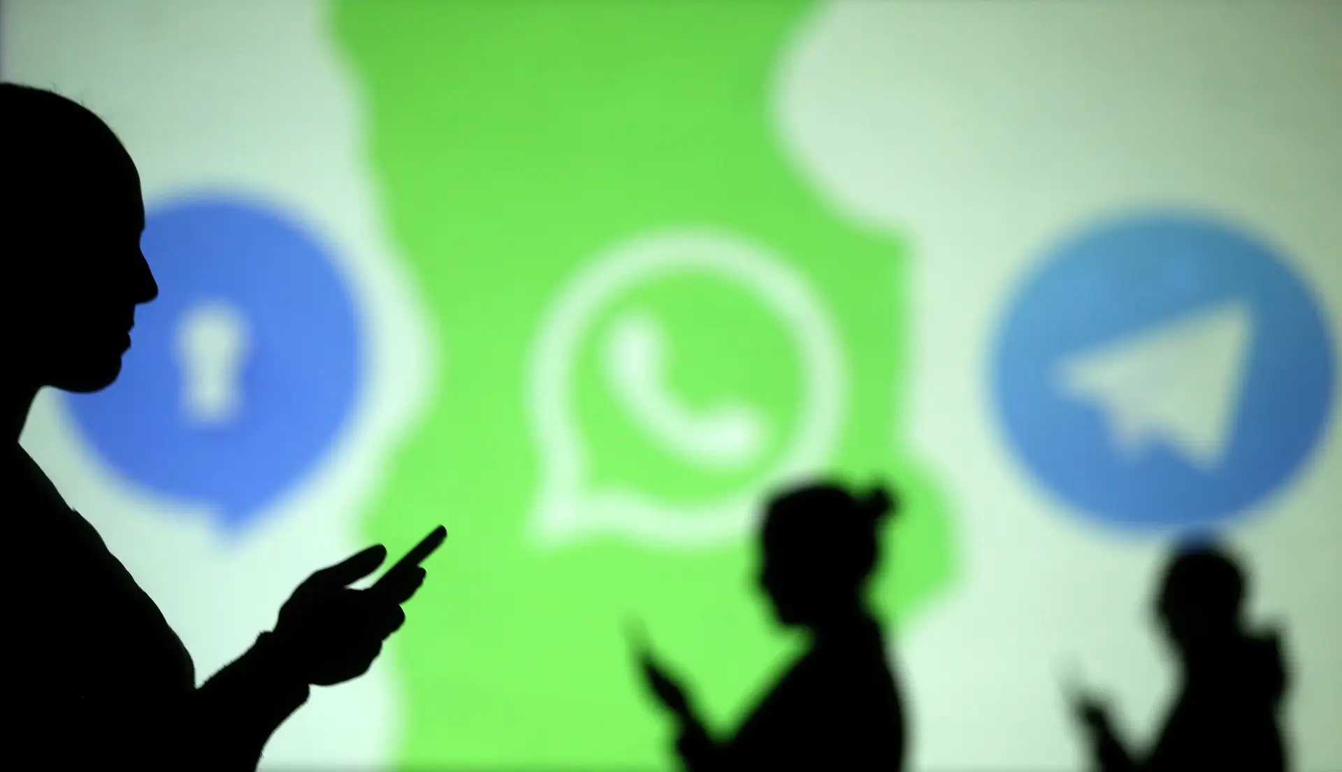 Nova atualização da política de privacidade do WhatsApp prevê a partilha de dados com o Facebook, exceto para os utilizadores da UE?
