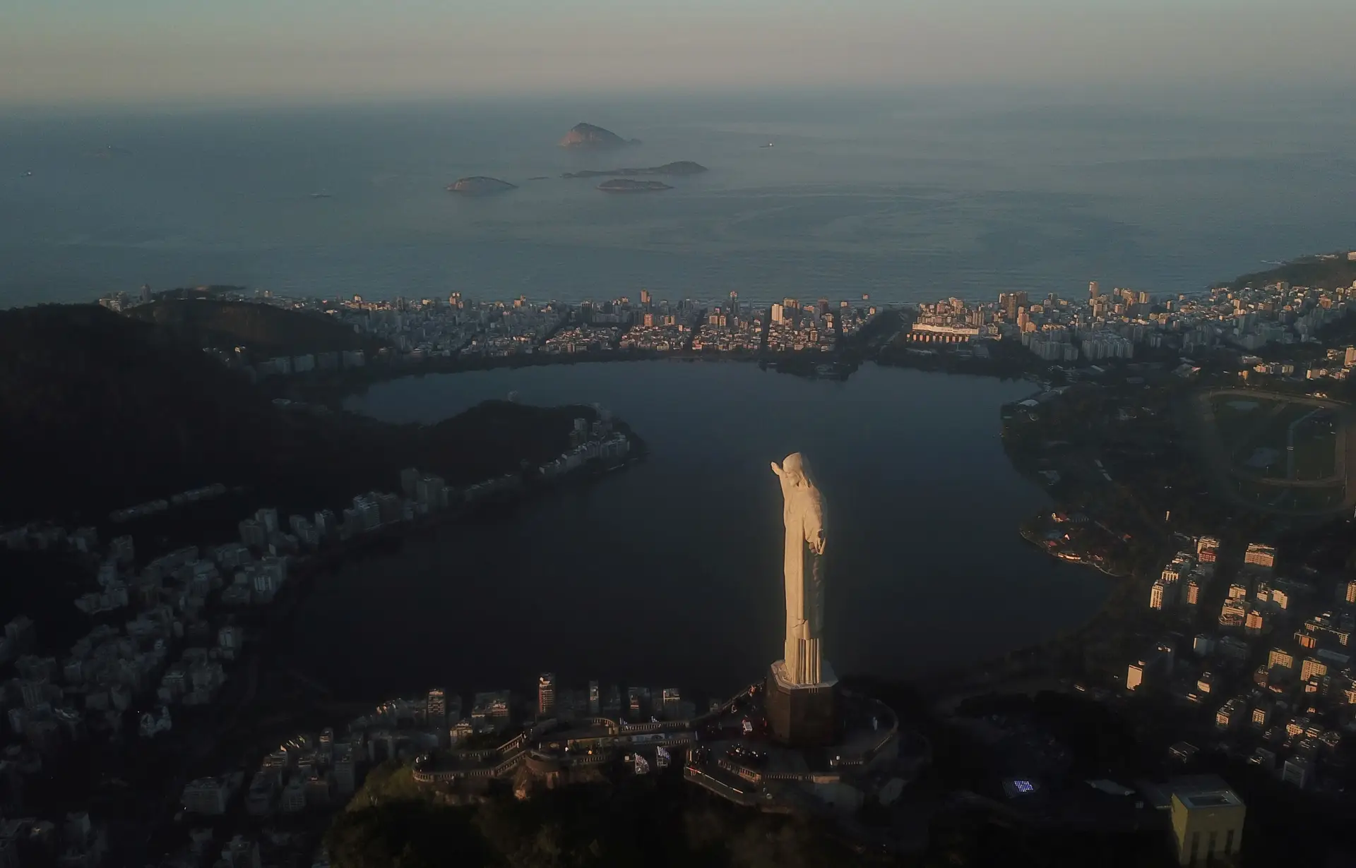 Covid-19. Brasil chega a 17 milhões de casos e aproxima-se de 477 mil mortos