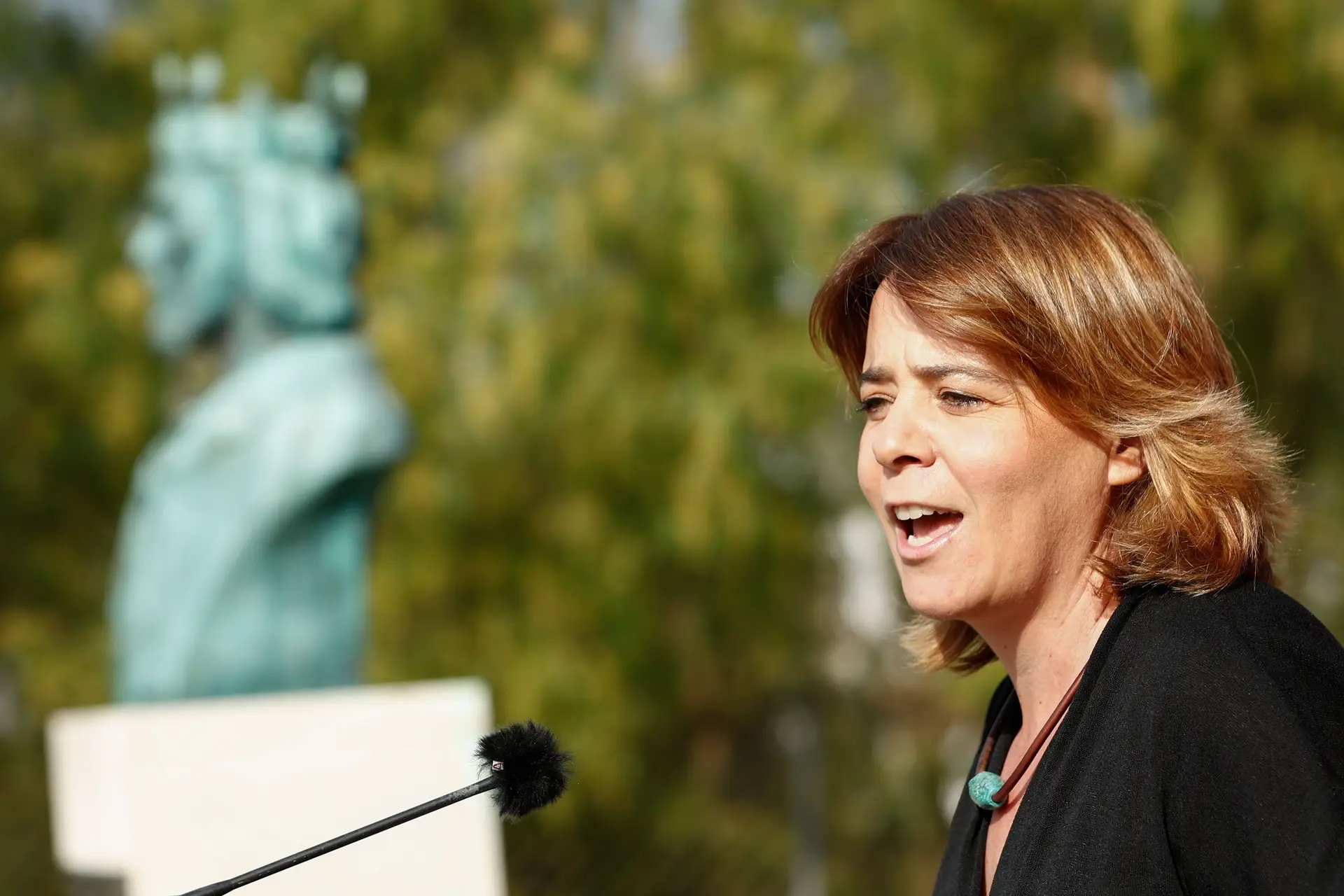 Covid-19. Catarina Martins critica redução de testes depois dos anúncios de testagem massiva