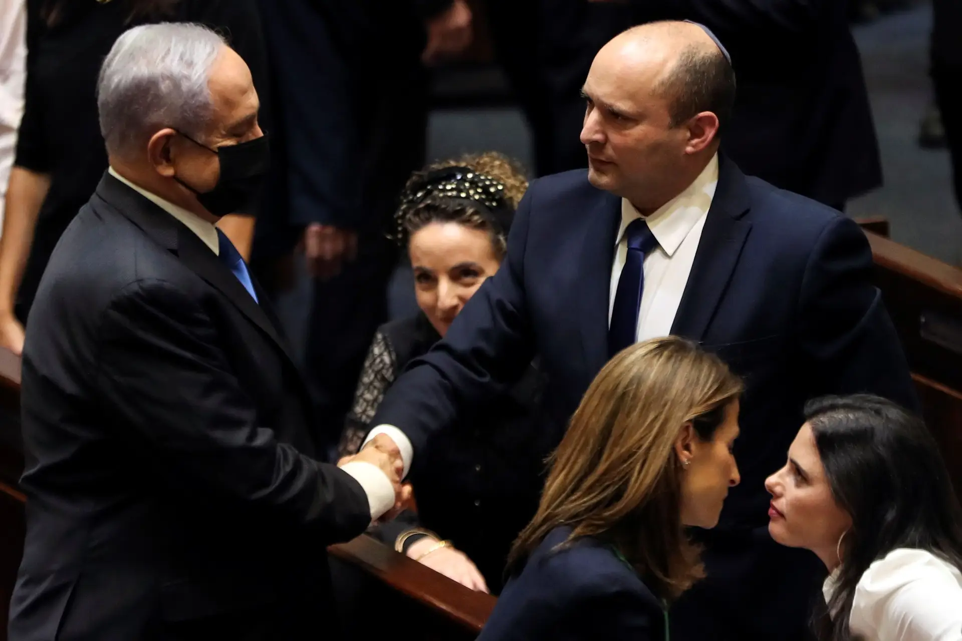Parlamento israelita aprova novo Governo após 12 anos de Netanyahu no poder
