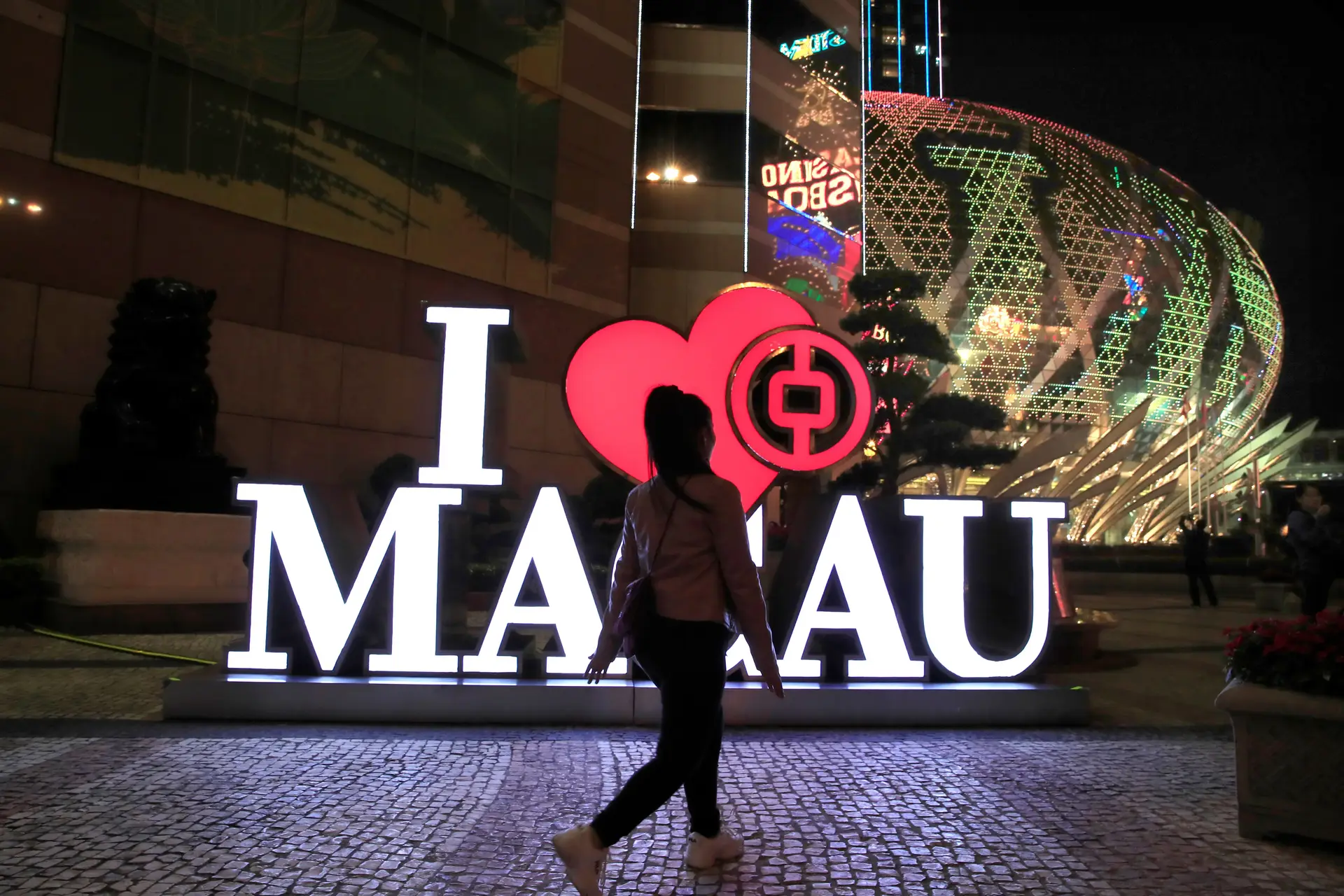 Macau alarga vacinação contra a covid-19 a maiores de 12 anos