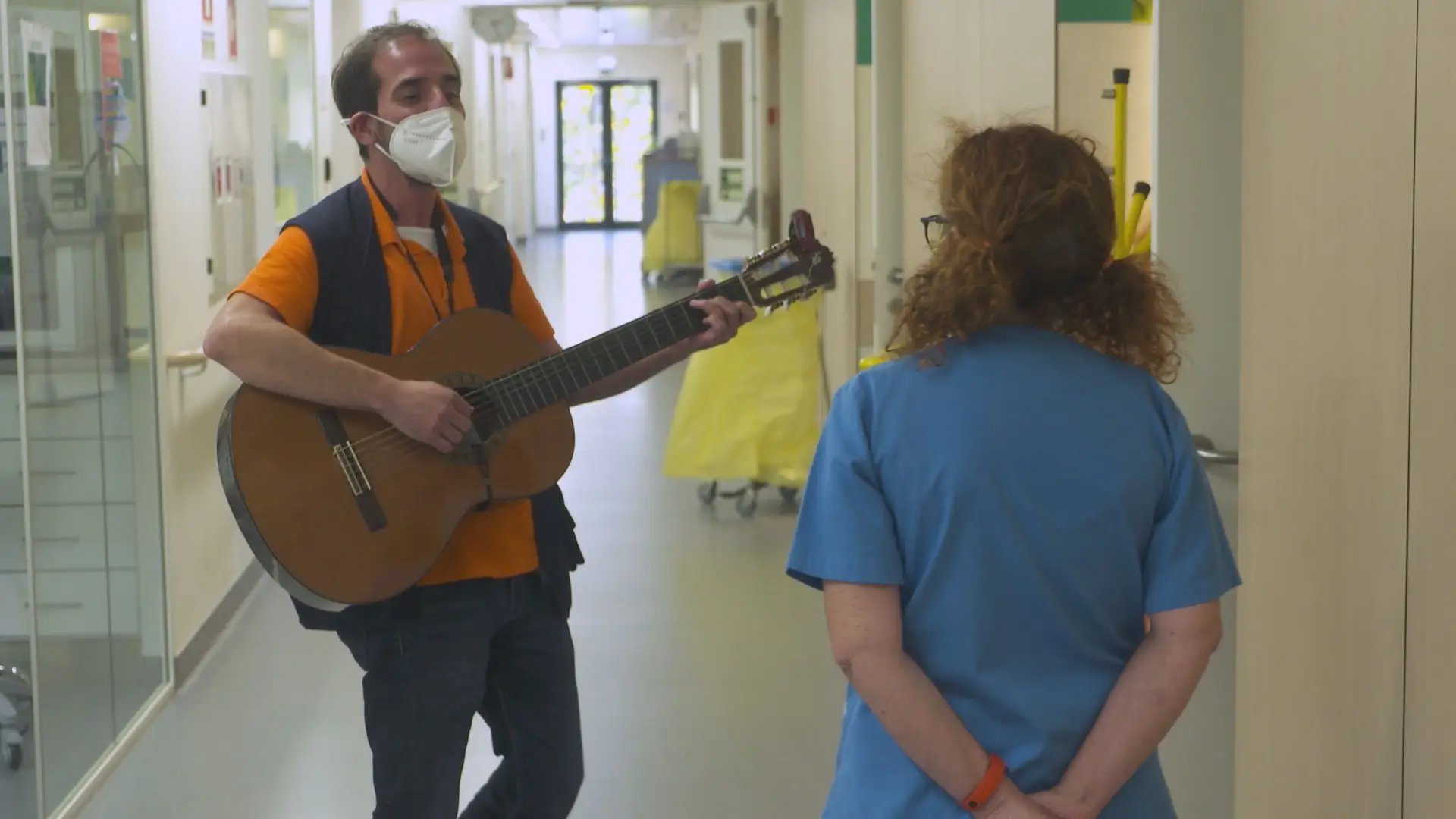 Projeto "Música nos Hospitais" anima pacientes e familiares